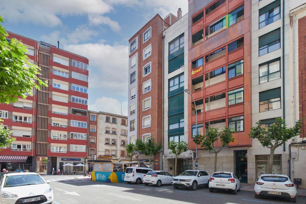 Iraipe Achuri Auto Check-In Miranda de Ebro Buitenkant foto